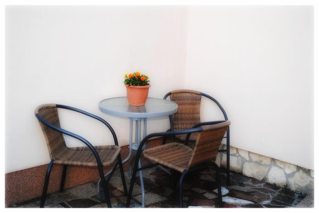 Apartmani Alma Pula Exterior photo