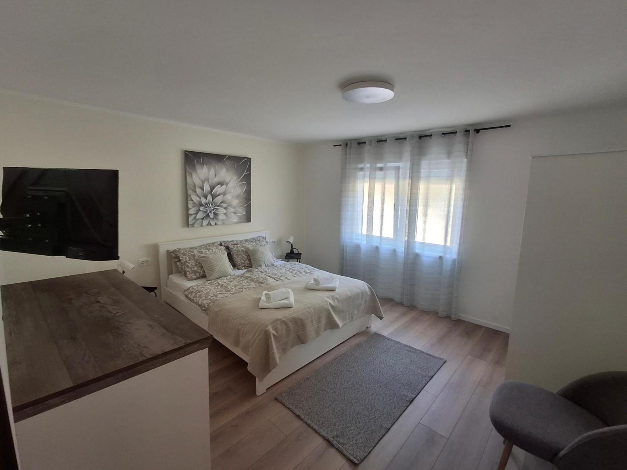 Apartmani Alma Pula Exterior photo