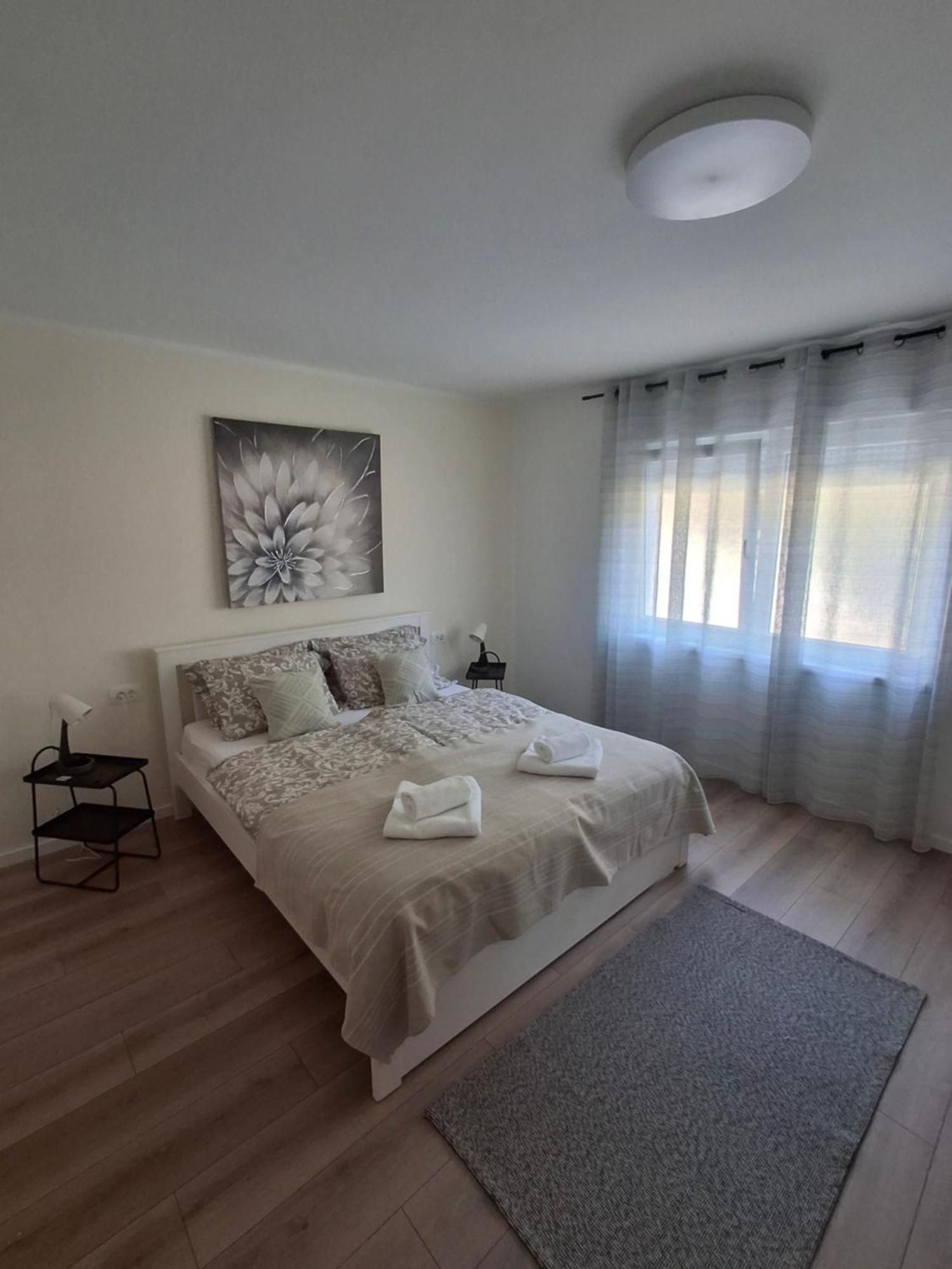 Apartmani Alma Pula Exterior photo